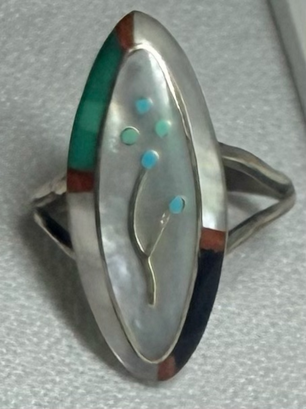 Vintage Zuni Sterling Silver Marquise Gemstone Inlay-Size 8 (1” long)